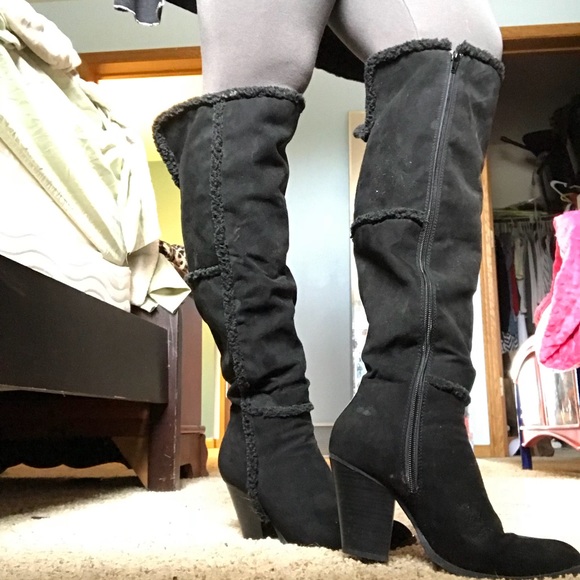 Knee high boots - Picture 3 of 3